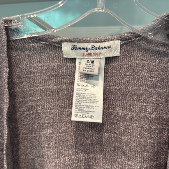 Like New Tommy Bahama Island Soft Cascading Sweater size S/M - Picture 2 of 3